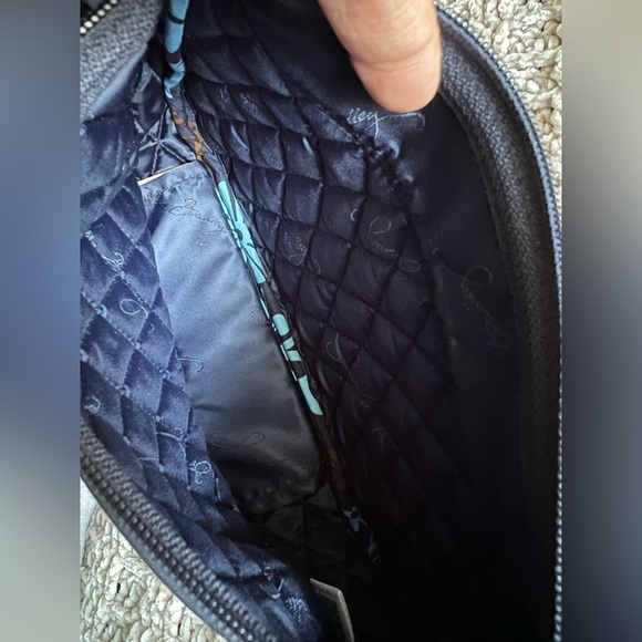 Vera Bradley Navy “Java Floral” Crossbody Bag in excellent pre owned condition. - Picture 4 of 7